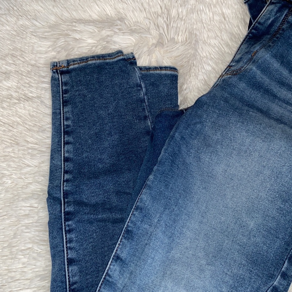 ✨AE High Rise Destroyed Jegging - Picture 2 of 10